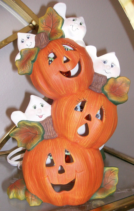Pumpkin Stack with Ghosts, Lights Up